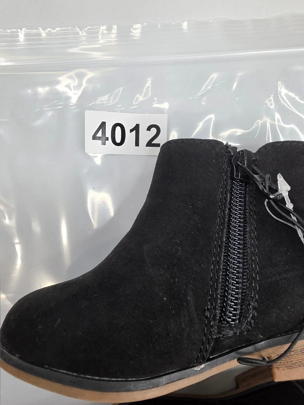 NWT Cat & Jack Girls' Suede Ankle Boots Size 5 Black 4012-